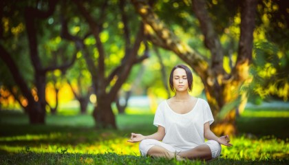 体育竞猜网站-从葡超单刀到社区盾贴柱，丹佛掘金的足球隐喻与山东男篮更衣室的转折之声